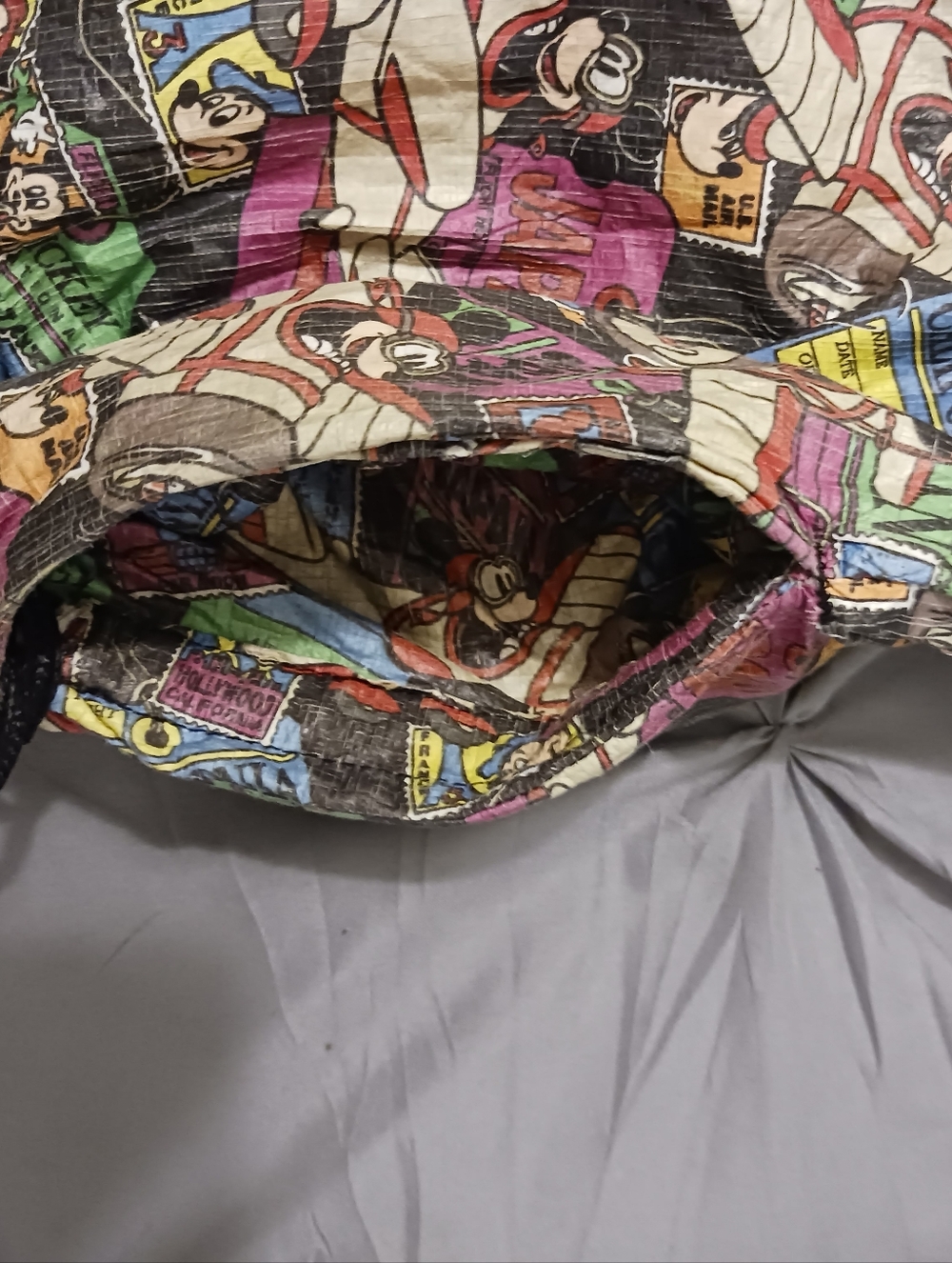 Disney Originals Vtg- Y2k Tyvek World Mickey Jacket USA Size MED - Picture 10 of 10